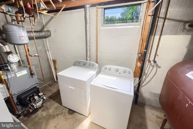 230 KIRSTA LN, Dallastown, PA 17313