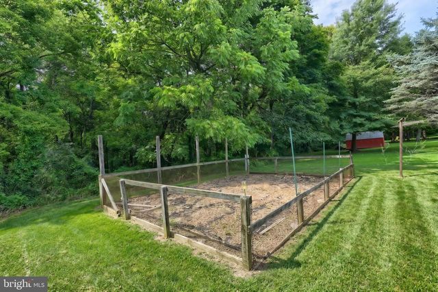 230 KIRSTA LN, Dallastown, PA 17313