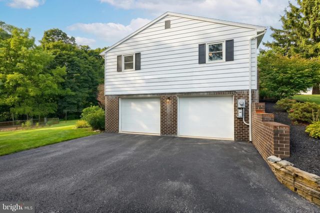 230 KIRSTA LN, Dallastown, PA 17313