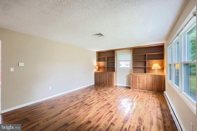 230 KIRSTA LN, Dallastown, PA 17313