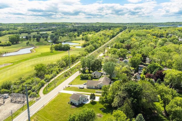 N20W28282 Oakton ROAD, Pewaukee, WI 53072