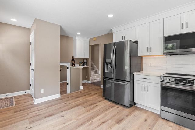 N20W28282 Oakton ROAD, Pewaukee, WI 53072