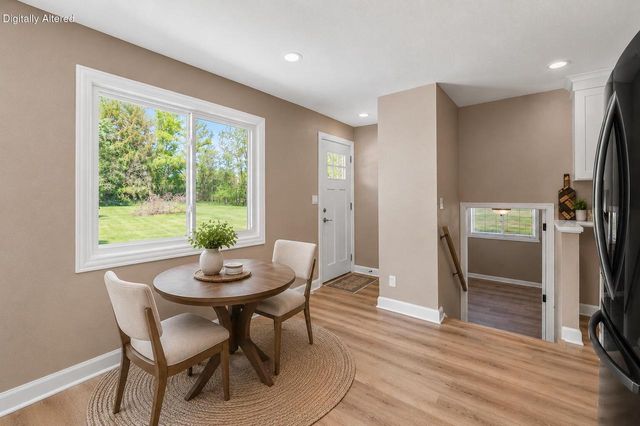 N20W28282 Oakton ROAD, Pewaukee, WI 53072