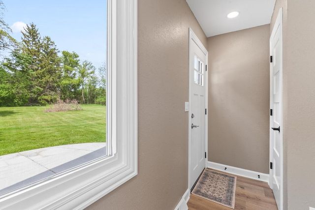 N20W28282 Oakton ROAD, Pewaukee, WI 53072