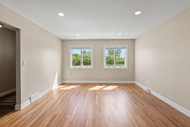 N20W28282 Oakton ROAD, Pewaukee, WI 53072