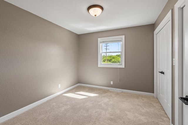 N20W28282 Oakton ROAD, Pewaukee, WI 53072