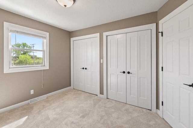 N20W28282 Oakton ROAD, Pewaukee, WI 53072