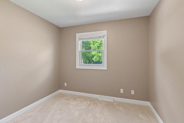 N20W28282 Oakton ROAD, Pewaukee, WI 53072