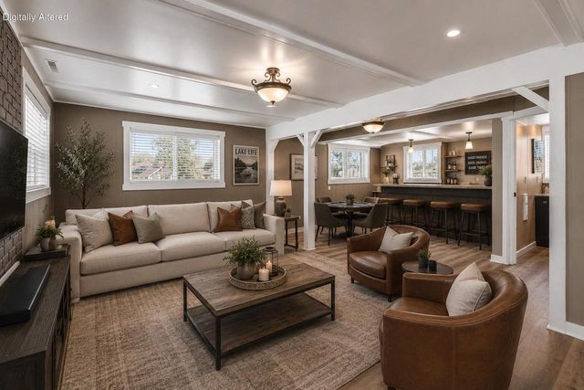 N20W28282 Oakton ROAD, Pewaukee, WI 53072