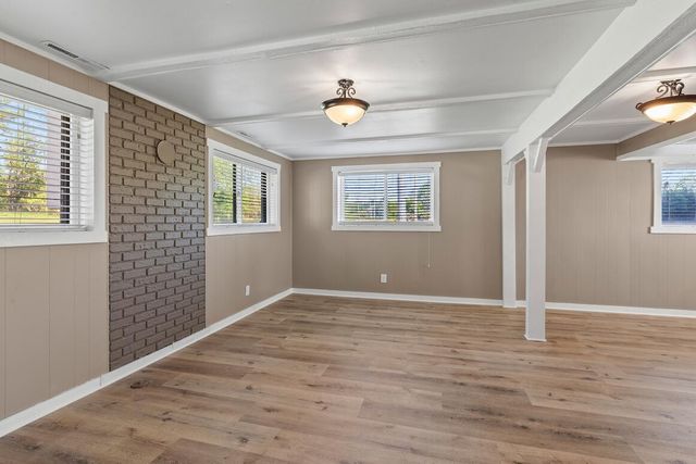 N20W28282 Oakton ROAD, Pewaukee, WI 53072