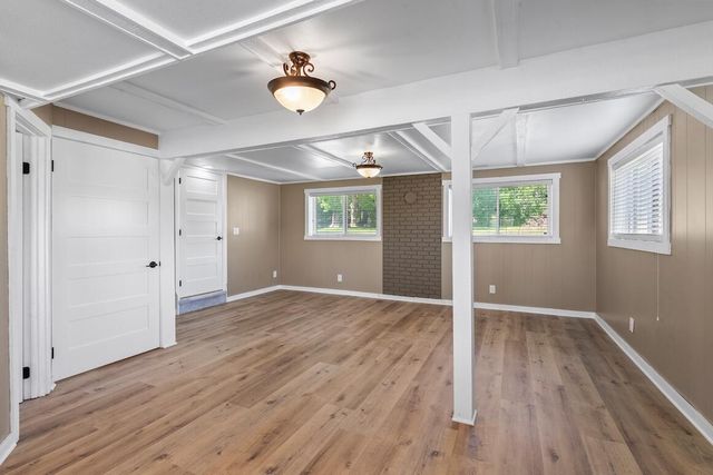 N20W28282 Oakton ROAD, Pewaukee, WI 53072