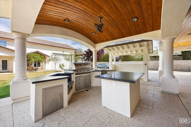 14614 Tribute Way, Bakersfield, CA 93314