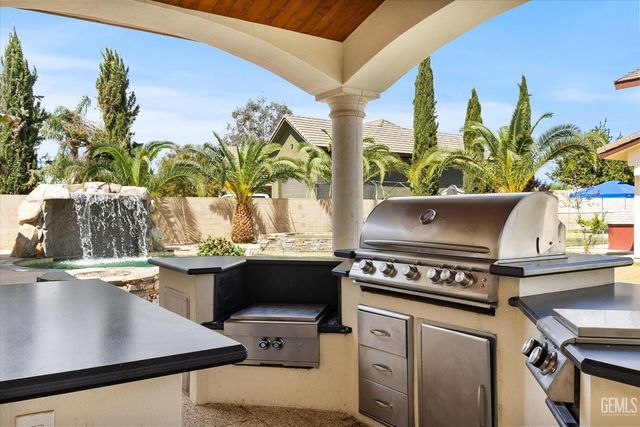 14614 Tribute Way, Bakersfield, CA 93314