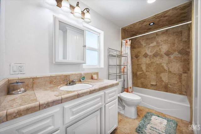 14614 Tribute Way, Bakersfield, CA 93314