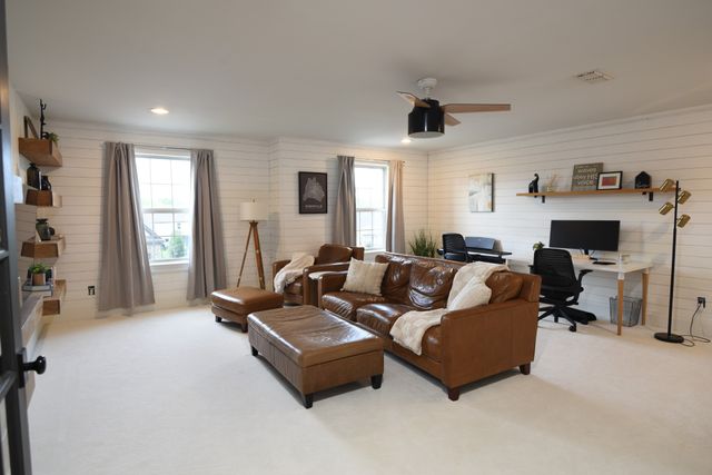 2307 Stockwood Trl, Thompsons Station, TN 37179