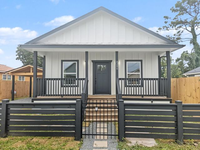 4206 Chapman Street, Houston, TX 77009