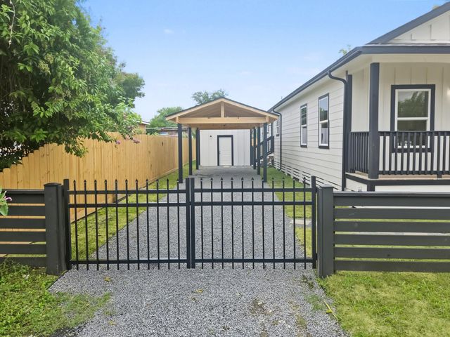 4206 Chapman Street, Houston, TX 77009
