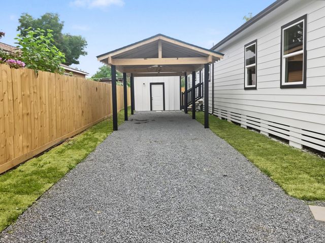 4206 Chapman Street, Houston, TX 77009