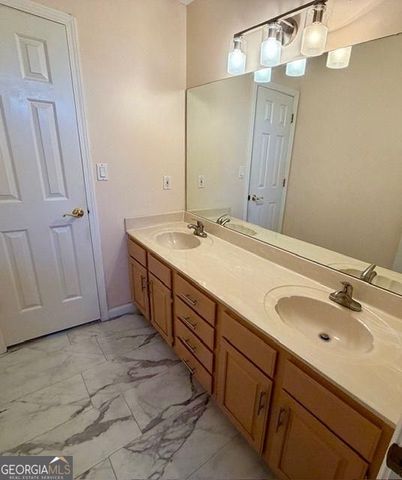 5711 Brynwood Circle NW, Acworth, GA 30101