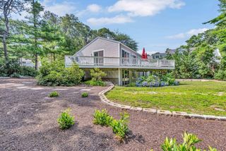 27 Running Light Way, Mashpee, MA 02649
