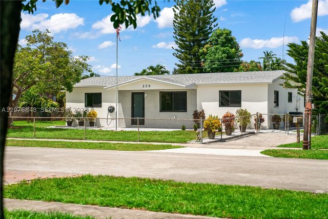 220 N 69th Ter, Hollywood, FL 33024
