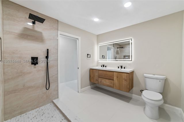220 N 69th Ter, Hollywood, FL 33024