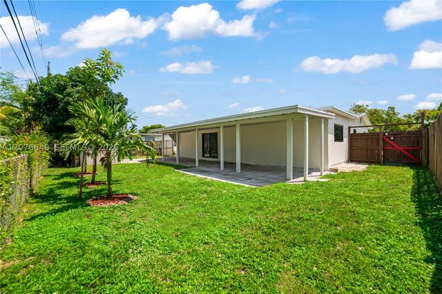 220 N 69th Ter, Hollywood, FL 33024