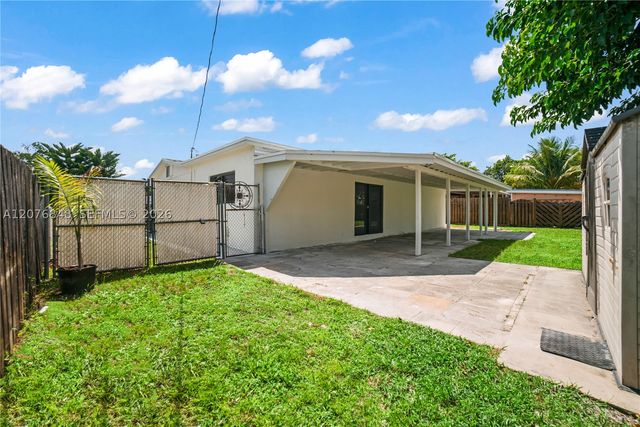 220 N 69th Ter, Hollywood, FL 33024