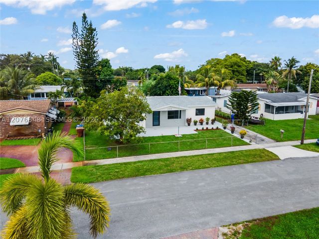 220 N 69th Ter, Hollywood, FL 33024