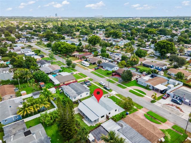 220 N 69th Ter, Hollywood, FL 33024