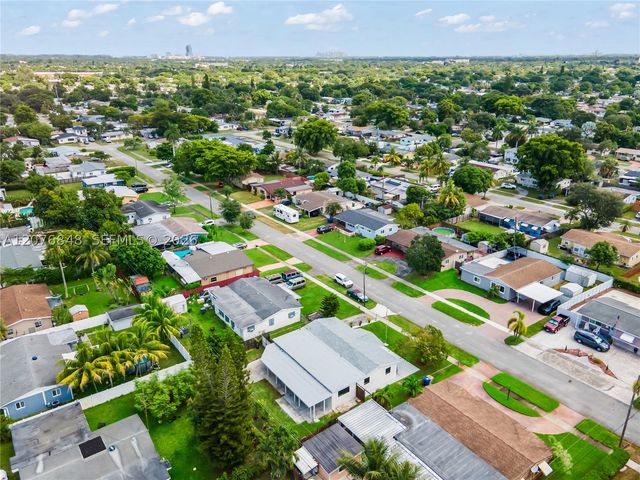 220 N 69th Ter, Hollywood, FL 33024