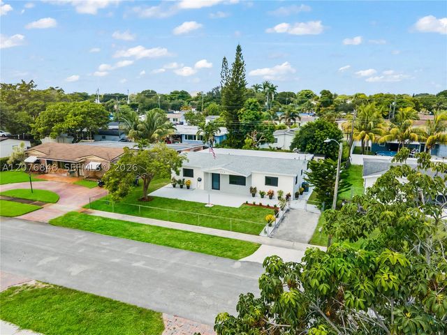 220 N 69th Ter, Hollywood, FL 33024