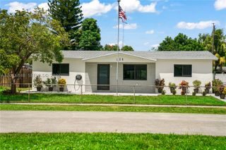 220 N 69th Ter, Hollywood, FL 33024