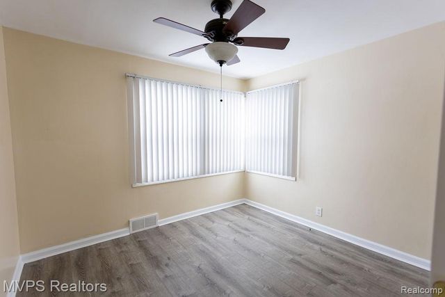 28259 Floral Street, Roseville, MI 48066