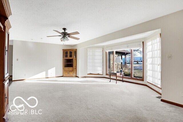 5272 N Graham Road, Whiteland, IN 46184