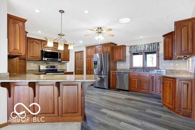 5272 N Graham Road, Whiteland, IN 46184