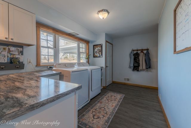 533 Bethany Road, Sycamore, IL 60178