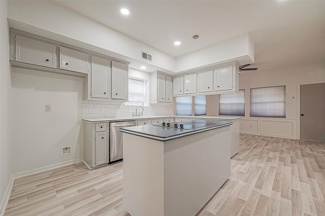 1015 Sugar Lakes Drive, Sugar Land, TX 77478