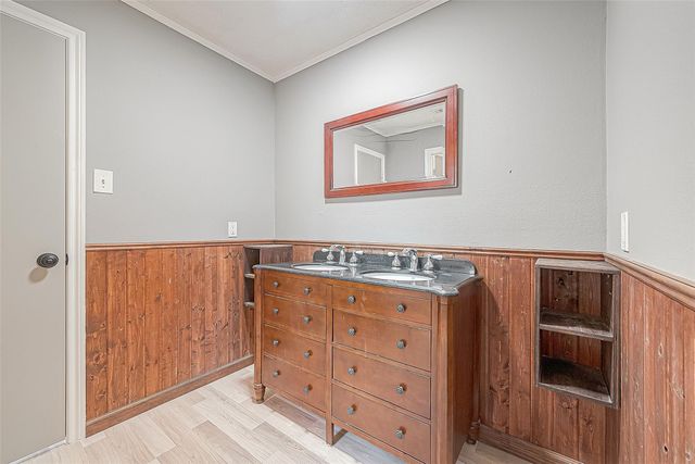 1015 Sugar Lakes Drive, Sugar Land, TX 77478