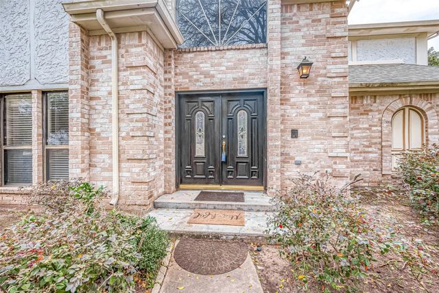 1015 Sugar Lakes Drive, Sugar Land, TX 77478