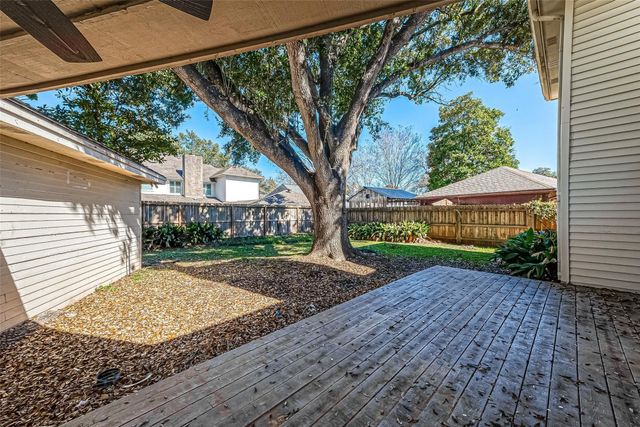 1015 Sugar Lakes Drive, Sugar Land, TX 77478