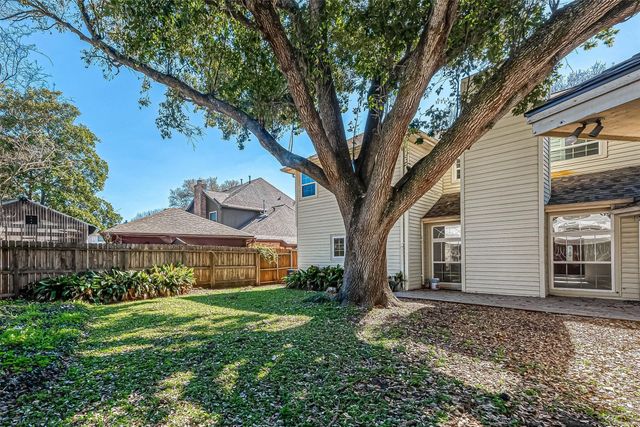 1015 Sugar Lakes Drive, Sugar Land, TX 77478