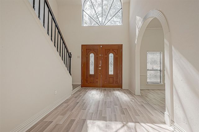 1015 Sugar Lakes Drive, Sugar Land, TX 77478