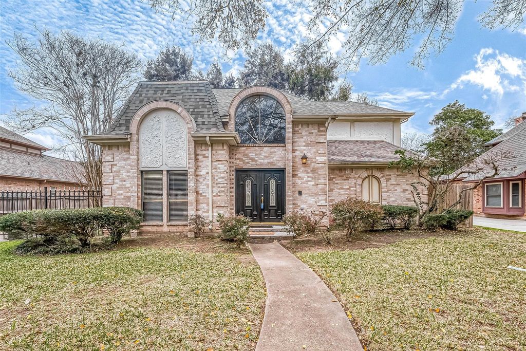 1015 Sugar Lakes Drive, Sugar Land, TX 77478