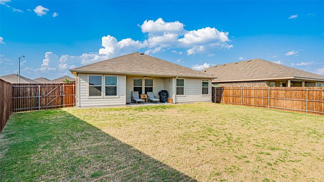 705 Basteen Lane, Justin, TX 76247