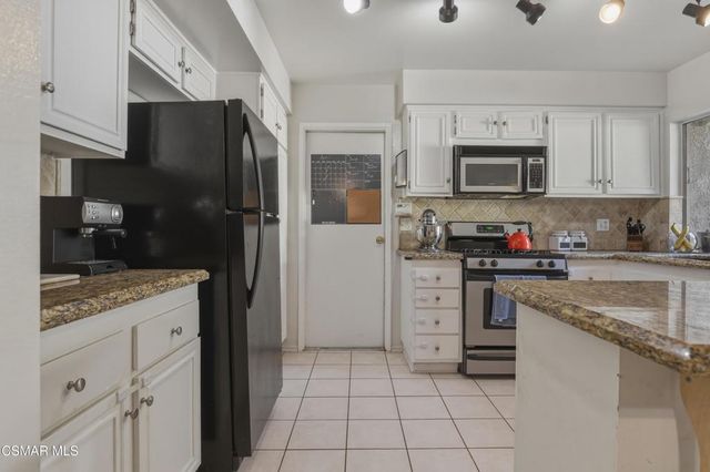 1530 Plumeria Circle, Thousand Oaks, CA 91360