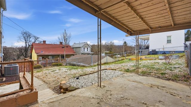 2512 Franklin St, Munhall, PA 15120