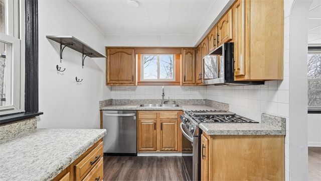 2512 Franklin St, Munhall, PA 15120