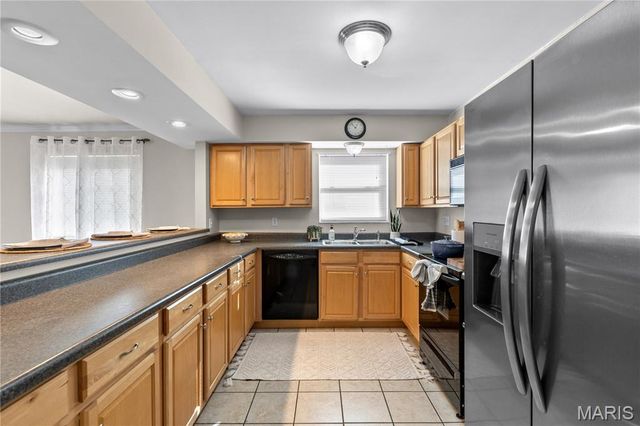 10022 Chardin Way 3, St Louis, MO 63128