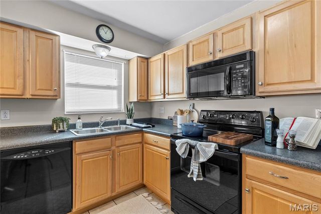 10022 Chardin Way 3, St Louis, MO 63128